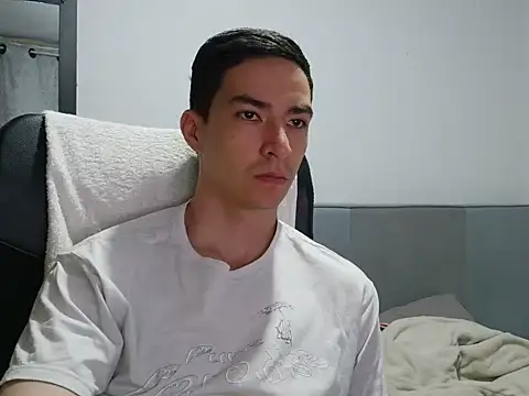 Dan Hottie online show from June 4, 8:02 pm