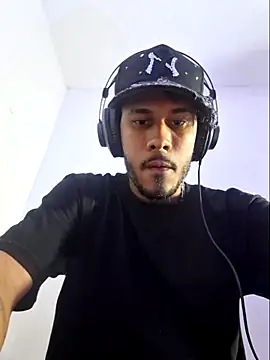 Snapshot of boyzac_ chatting on June 3, 12:55 am boyzac online show from June 3, 12:55 am