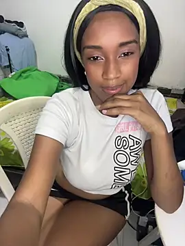 CandyDollXXX online show from May 13, 6:26 pm
