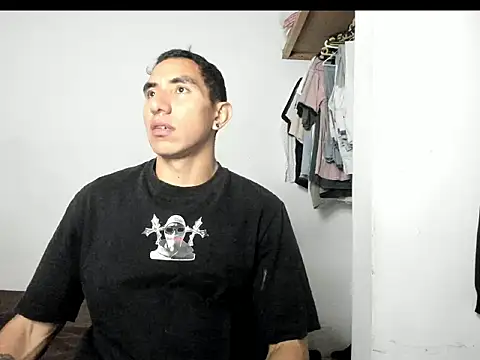 aquiles04 online show from May 23, 2:32 am
