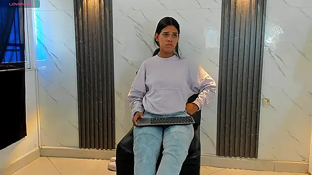 Snapshot of Freyapasion chatting on June 19, 1:06 pm Freyapasion online show from June 19, 1:06 pm