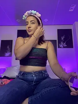 Snapshot of Bella-Saint chatting on June 30, 8:31 pm Bella-Saint online show from June 30, 8:31 pm