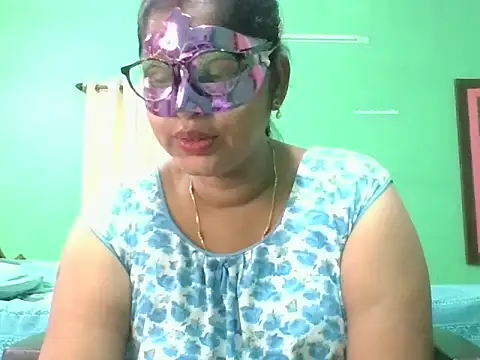 Snapshot of Kavya17 chatting on July 23, 2:31 am Kavya17 online show from July 23, 2:31 am