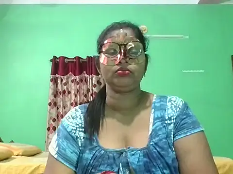Snapshot of Kavya17 chatting on June 22, 2:03 pm Kavya17 online show from June 22, 2:03 pm