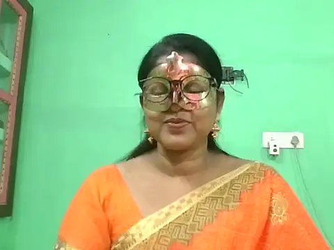 Snapshot of Kavya17 chatting on June 12, 5:32 pm Kavya17 online show from June 12, 5:32 pm