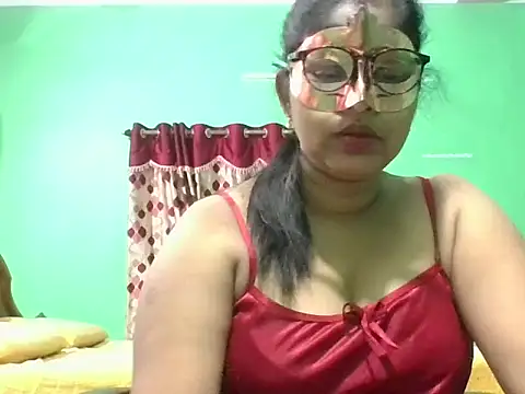 Snapshot of Kavya17 chatting on June 24, 6:28 pm Kavya17 online show from June 24, 6:28 pm