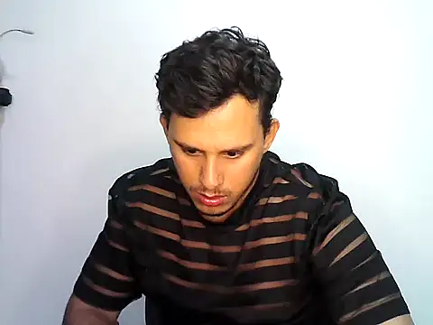 kyzian online show from May 13, 11:01 pm