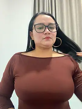 rousee69  online show from June 23, 9:46 pm