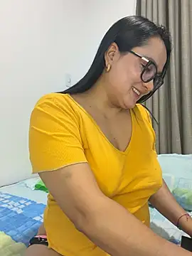 rousee69  online show from May 27, 2:52 am