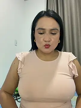 rousee69  online show from May 29, 4:40 am