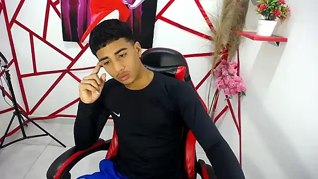 oliver-parker online show from May 30, 8:14 pm