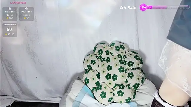 Snapshot of Puppyoo_001 chatting on July 9, 9:54 am Puppyoo 001 online show from July 9, 9:54 am