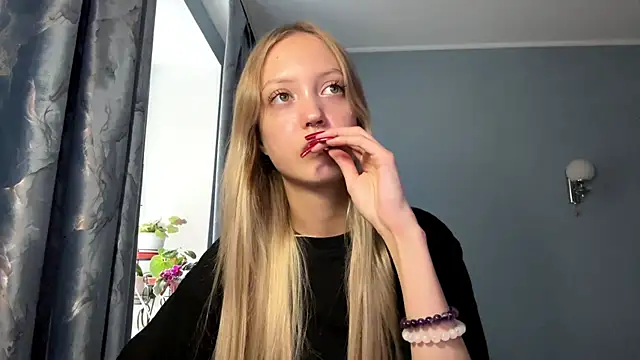 NievesHackey online show from June 26, 1:17 pm