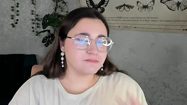 Snapshot of Ayleen_Gece chatting on May 19, 4:30 am Ayleen Gece online show from May 19, 4:30 am