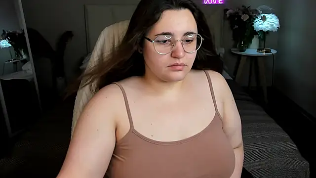 Snapshot of Ayleen_Gece chatting on June 29, 3:02 am Ayleen Gece online show from June 29, 3:02 am