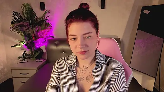 Nikki Gringer online show from June 10, 1:29 am