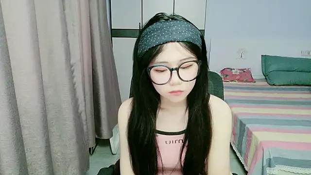 xiaoxiaoyu030 online show from May 27, 10:33 am