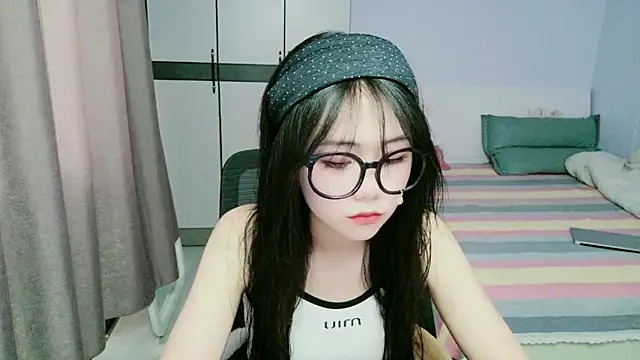 xiaoxiaoyu030 online show from May 23, 9:30 am