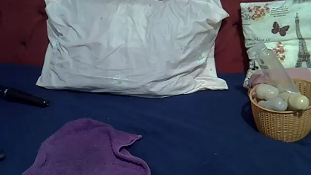 Queenleahx online show from June 10, 6:25 am