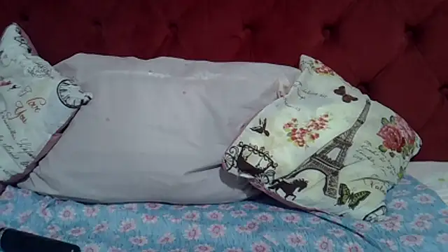 Queenleahx online show from June 16, 6:02 am