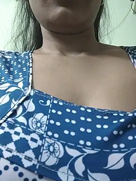 Snapshot of Bipasha_Vasu chatting on June 4, 7:24 am Bipasha Vasu online show from June 4, 7:24 am