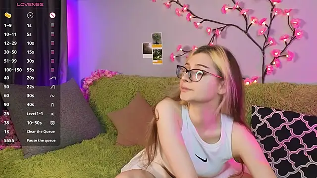 HellyCherry online show from May 19, 7:54 pm