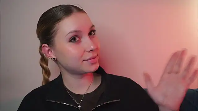 Sairallyn online show from May 25, 8:07 pm