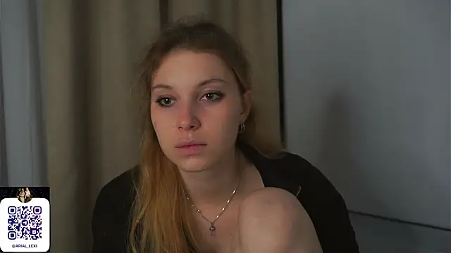 Sairallyn online show from June 15, 9:36 pm