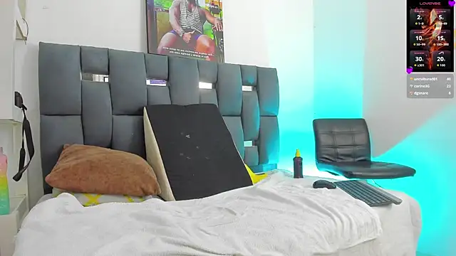 Snapshot of mackbig_dick2 chatting on July 18, 12:41 am mackbig dick2 online show from July 18, 12:41 am