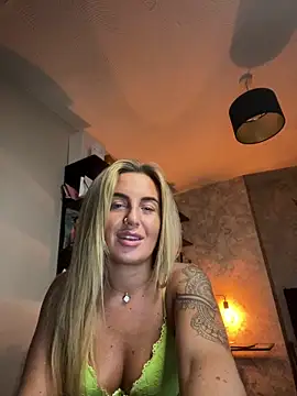 CharlottemilfUKx online show from May 21, 11:35 pm