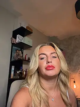 CharlottemilfUKx online show from May 28, 11:10 pm