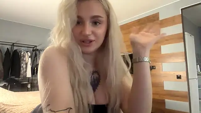 TiffanieSluyter online show from May 17, 3:12 pm