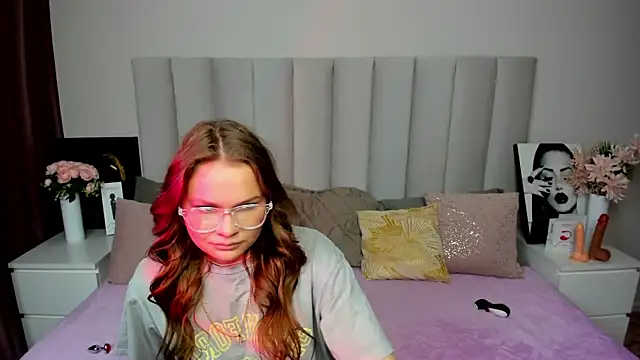 KattyWests online show from June 25, 1:25 am