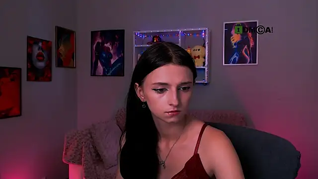 Snapshot of caroline_honeyy chatting on June 11, 12:46 pm caroline honeyy online show from June 11, 12:46 pm