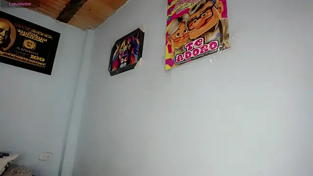 Snapshot of Emily_Hornys20 chatting on May 29, 9:43 pm Emily Hornys20 online show from May 29, 9:43 pm