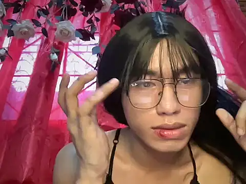 sweet mallory online show from May 14, 7:27 am