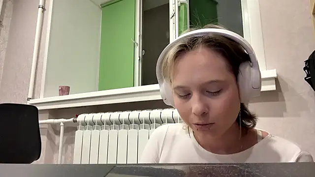 CuteLilit online show from June 10, 8:10 pm