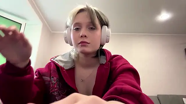 CuteLilit online show from June 2, 4:40 pm