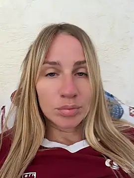 Snapshot of AnnaMist_ chatting on June 27, 7:03 am AnnaMist online show from June 27, 7:03 am