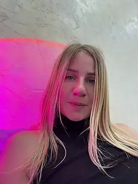 Snapshot of AnnaMist_ chatting on July 2, 6:36 pm AnnaMist online show from July 2, 6:36 pm