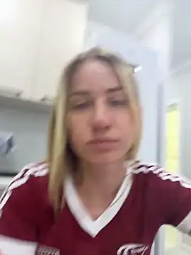 Snapshot of AnnaMist_ chatting on June 11, 2:58 pm AnnaMist online show from June 11, 2:58 pm