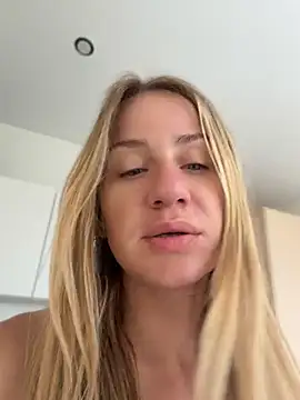 Snapshot of AnnaMist_ chatting on June 28, 5:14 am AnnaMist online show from June 28, 5:14 am