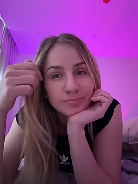 Snapshot of AnnaMist_ chatting on May 23, 6:45 am AnnaMist online show from May 23, 6:45 am