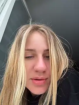Snapshot of AnnaMist_ chatting on June 20, 2:38 am AnnaMist online show from June 20, 2:38 am