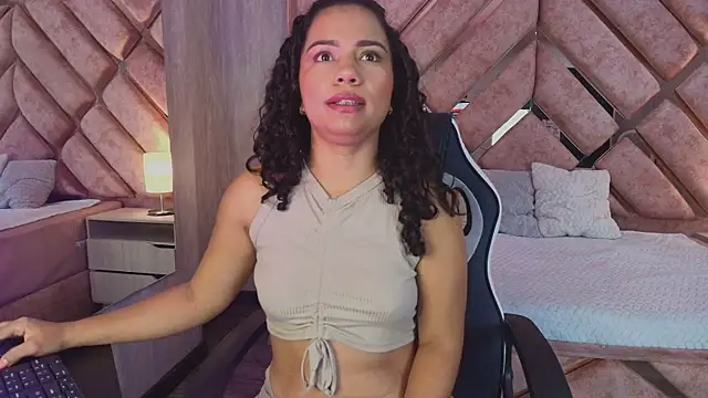 TamaraaHoney online show from June 25, 1:05 pm