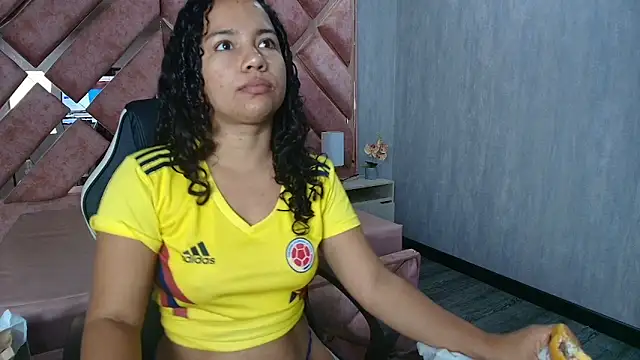 TamaraaHoney online show from June 1, 1:33 pm