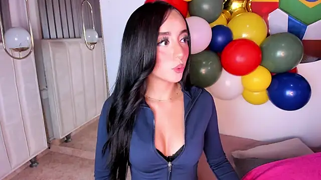 Emmarios qm online show from June 25, 8:25 pm