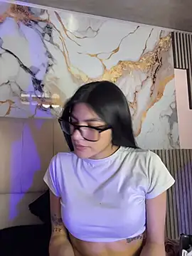 lis hot ec online show from June 26, 9:09 pm