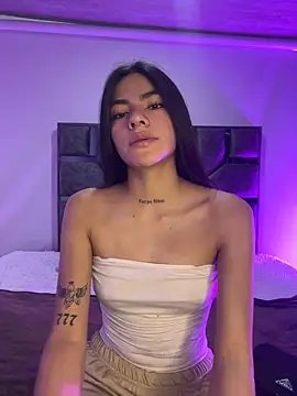 lis hot ec online show from June 2, 8:42 pm