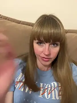 Snapshot of Kamilochka29511 chatting on June 16, 6:52 pm Kamilochka29511 online show from June 16, 6:52 pm